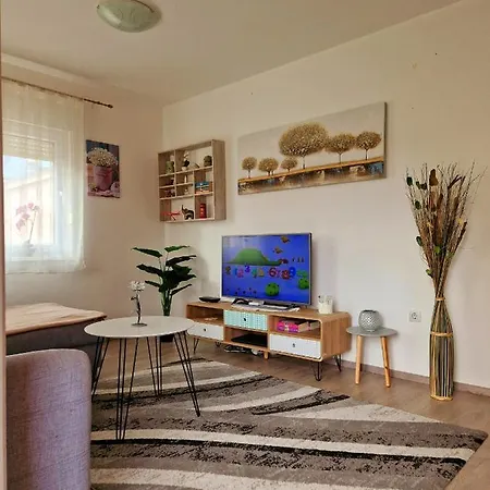 Luka Apartman Póla